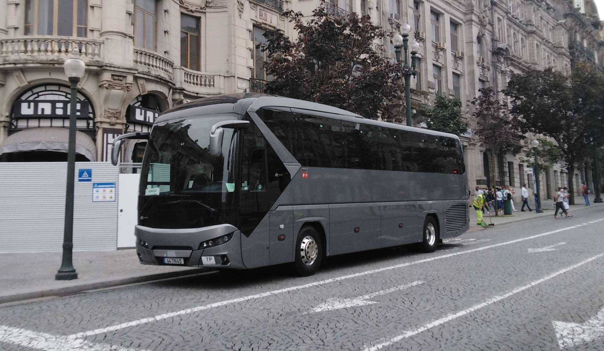 bus 53 seats porto_compressed